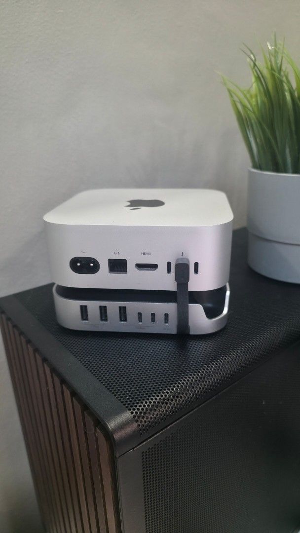 Mac Mini M4 16gb/256gb (Category: Desktops) located in Paranaque City. Submitted by ethelbirth.ignacio (Listing ID 1459218791, Image 2). Description: Last Price Posted ✅ Condition: Like New, seldom used, no issues ✅ Chip: Apple M4 (10-core CPU, 10-core GPU) ✅ Memory: 16GB unified ✅ Storage: 256GB SSD ✅ Complete with box ✅ Includes UGREEN docking station ✅ Warranty until Jan 11, 2027 📍 BF Homes Parañaque 💵 BDO, BPI, RCBC, GCash, Cash 📦 Pickup/M