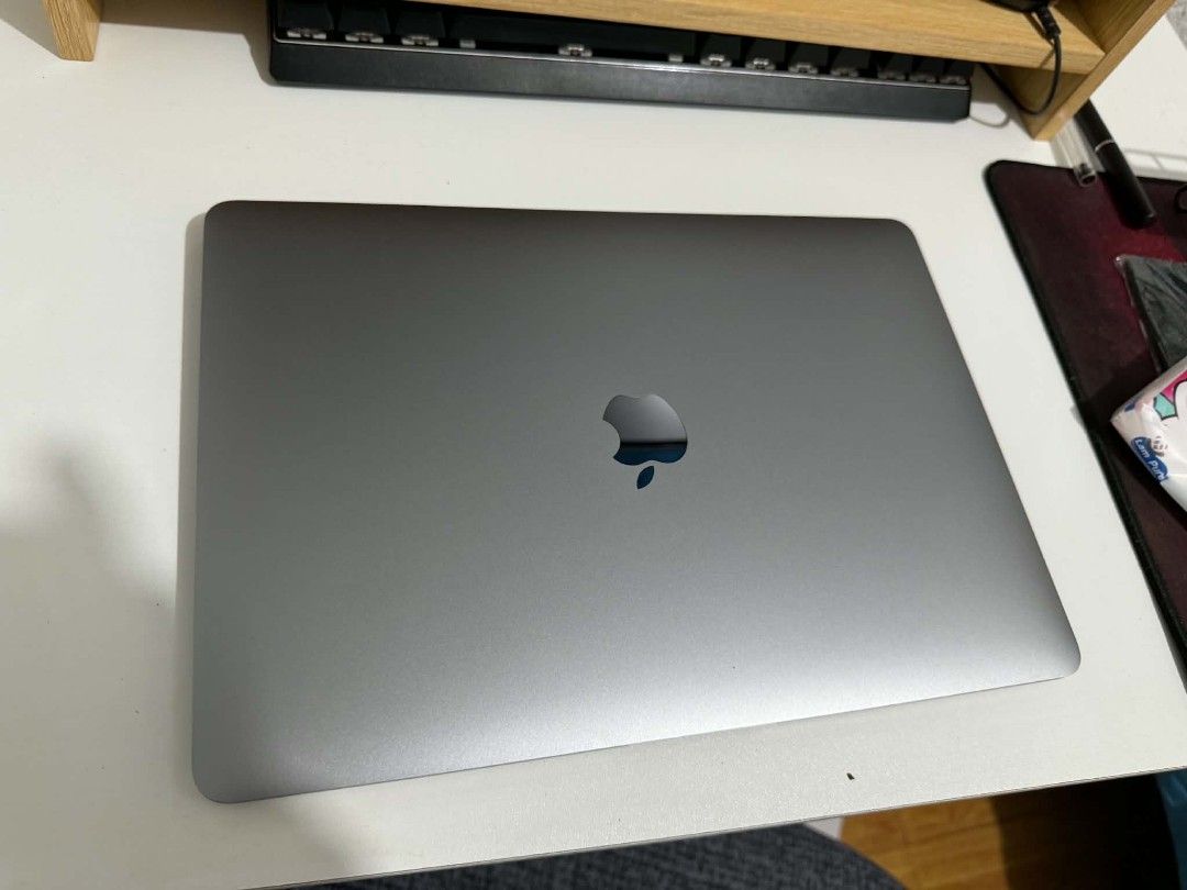 MacBook Air 2020 13-inch (Category: Laptops & Notebooks) located in Manila. Submitted by andrearoldan (Listing ID 1459241919, Image 1). Description: MacBook Air 2020 13-inch Intel i3 | 8GB RAM | 256GB SSD | Complete Set Selling my MacBook Air 2020 13-inch Intel in good overall condition. 💻 Specifications: • MacBook Air 2020 13-inch Retina Display • Intel Core i3 • 8GB RAM • 256GB SSD • macOS • 819 battery cycle count • Battery condition: Normal 
