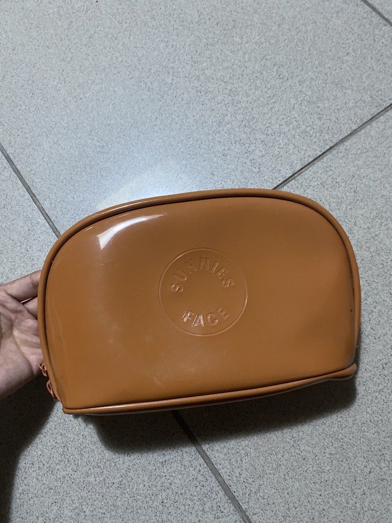 Make ups, Hygiene Pouch Set (Category: Purses & Pouches) located in Taguig. Submitted by maryennie (Listing ID 1459213345, Image 2). Description: Sold as set.