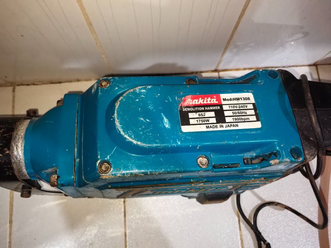 Makita demolition hammer (Category: Construction Tools & Equipment) located in Caloocan City. Submitted by goldenfalcon.4894d1 (Listing ID 1459184838, Image 2). Description: Negotiable .