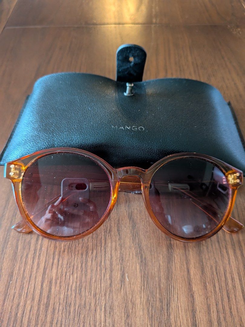 Mango sunglasses (Category: Sunglasses & Eyewear) located in Muntinlupa City. Submitted by pearlyshelles (Listing ID 1459180959, Image 2). Description: .