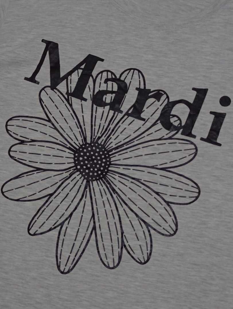 Mardi Mercredi Flower Tee (Category: Tshirts & Polo Shirts ) located in Labo. Submitted by hikari_archive (Listing ID 1459279987, Image 2). Description: Mardi Mercredi Flower Tee (medium on tag) dimes: inches width: 20.5 length: 26.8 - excellent condition - with minimal yellow stain at the back (check the last pic).
