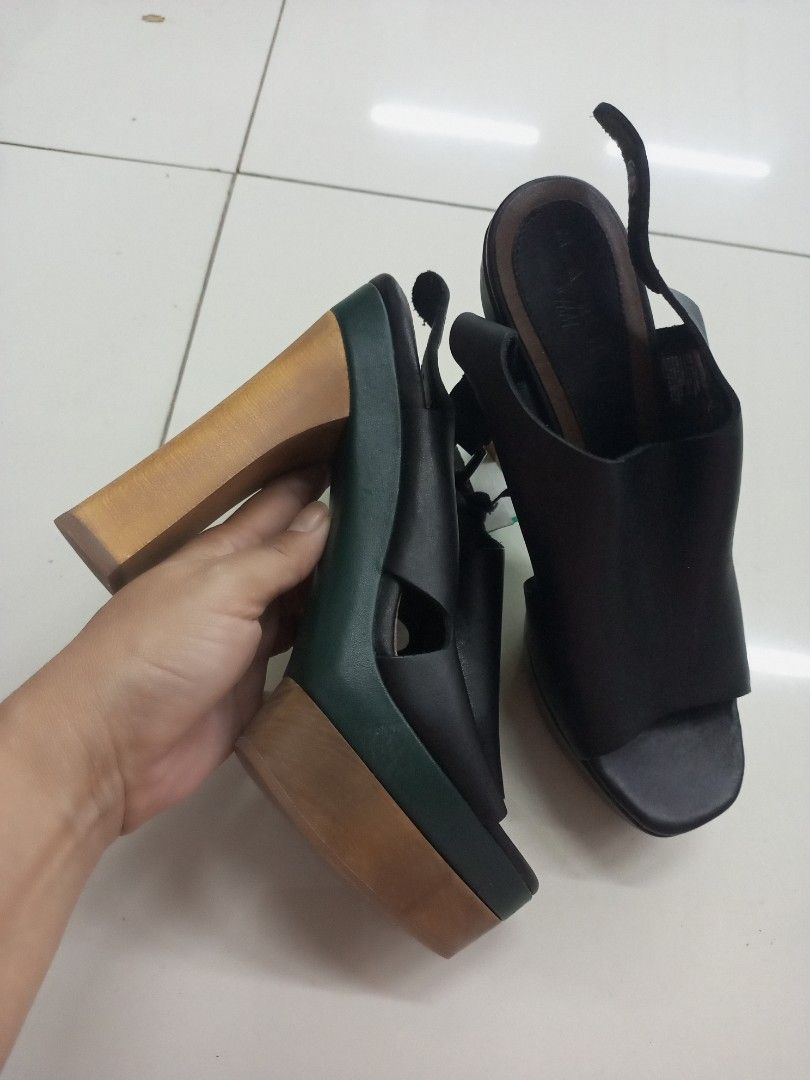MARNI PLATFORM SANDALS (Category: Sandals) located in Bulacan. Submitted by joanagwen (Listing ID 1459282849, Image 1). Description: M@RN! PLATFORM SANDALS Unused condition,, with tag pa Size 37 on tag,, pang slim na paa lang.