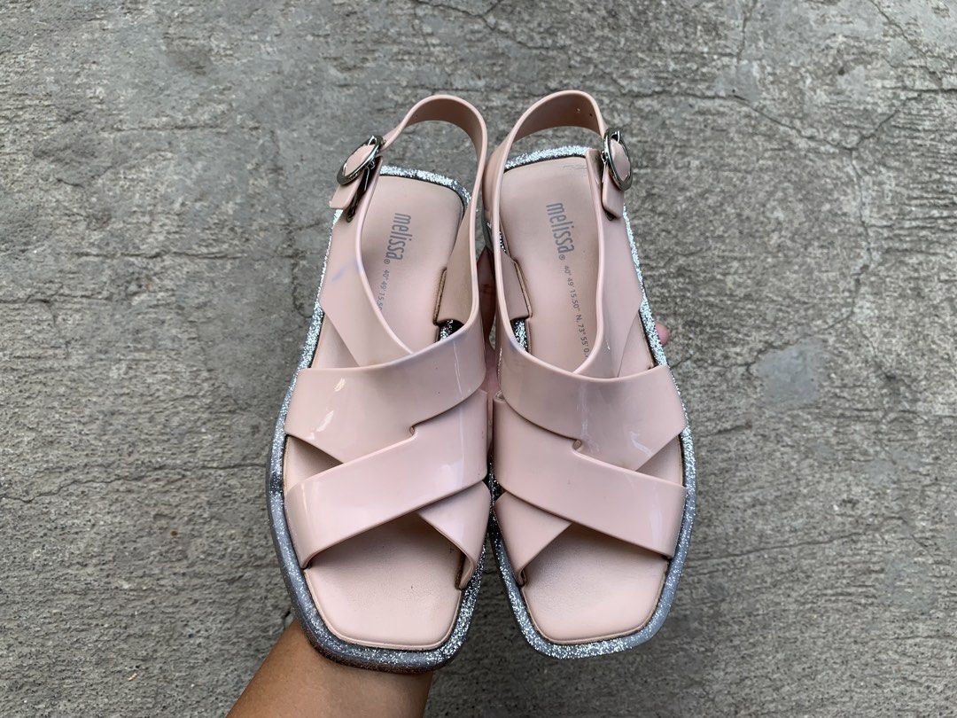 Melissa (Category: Flats & Sandals) located in Sibulan. Submitted by sharlyngra11287 (Listing ID 1459141551, Image 3). Description: Mine: 899 pesos🍀 Brand: Melissa Melrose Slingback Sandals Size: 35-36 Condition: Minimal sign of usage but may kaunti stain, hindi masyado klaro💗🎀.