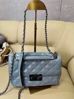 (Category: ) located in . Submitted by nbetcuban007trendyfinds (Listing ID 1459224357, Image 1). Description: .