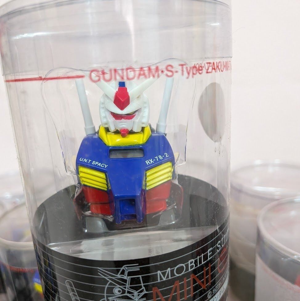 Mini RX-78-2 Gundam Bust Clock (Category: Gundam & Model Kits) located in Makati City. Submitted by newtypecollectibles (Listing ID 1459149938, Image 1). Description: - Unused - Long term storage item - There may be damage or deterioration due to ageing - Untested if functioning (will not be tested) Php 1,000 [LAST price] *** NO refund/exchange in case the item is not functioning. ***.