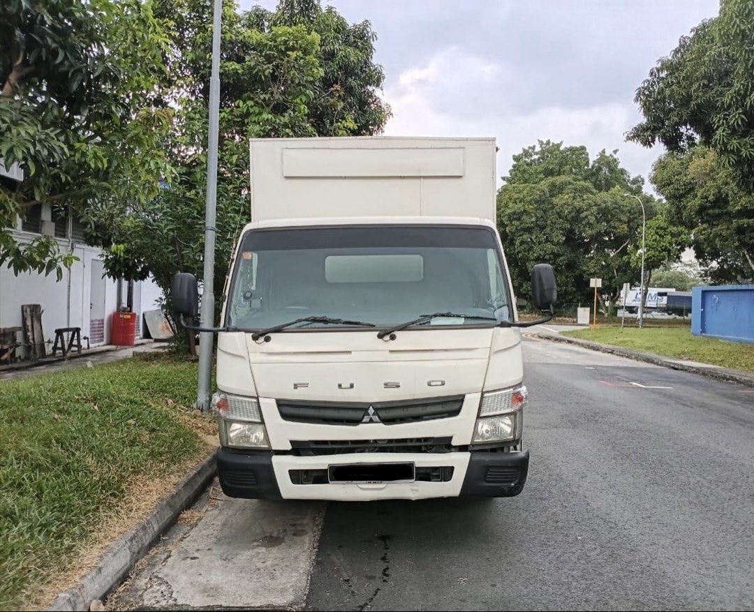 Mitsubishi Fuso Canter 3.0 Auto (Category: Used Commercial Vehicles for Sale) located in Singapore. Submitted by tehohhh (Listing ID 1459252667, Image 1). Description: .