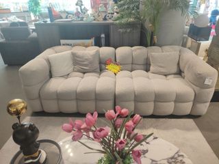 (Category: ) located in . Submitted by worldfurniture.xavier (Listing ID 1459143021, Image 1). Description: .