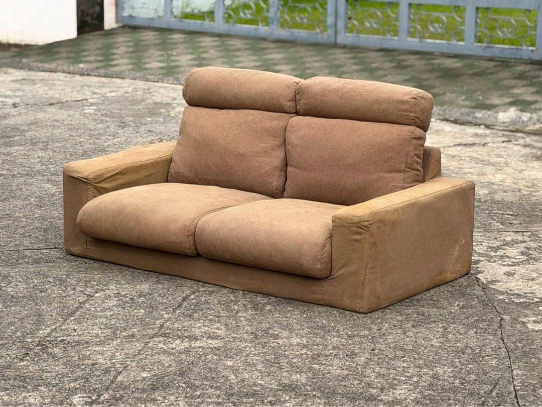 Modern Brown Floor Sofa (Category: Sofas) located in Bulacan. Submitted by rock_off.thriftshop.ph (Listing ID 1459253187, Image 3). Description: .