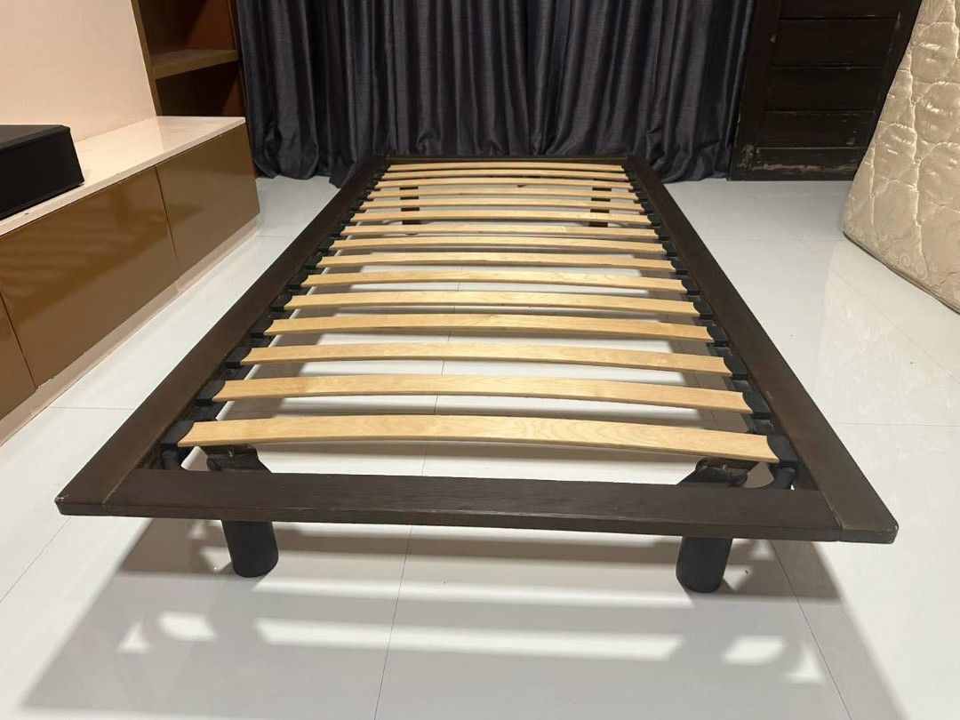 Muji Platform Bed Frame (Category: Bed Frames & Mattresses) located in Quezon City. Submitted by dannikkishoppe2 (Listing ID 1459132865, Image 2). Description: Muji Platform Bed Frame ‼️₱6500‼️ *single *good condition W40.5in x D 79.5in x H10in Please manage your expectations as there might be minimal flaws. Color may vary due to lighting, it may appear darker or lighter in person. Check photos first before buying. Please refrain from purchasing 