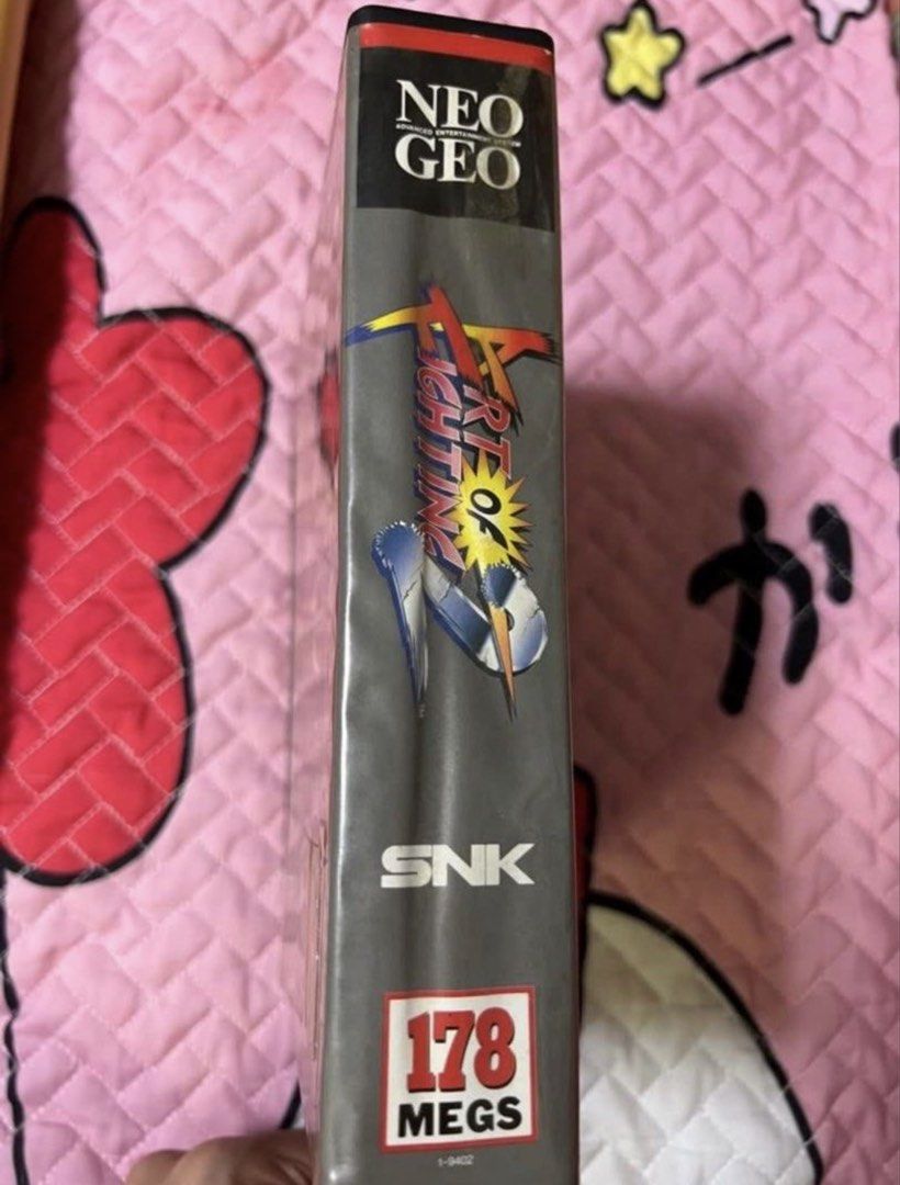SNK NEO GEO Art of Fighting 2 （分類：遊戲週邊商品）位於 Hong Kong。 由 bobby_chan88 提交（商品編號 1459267031，圖片 2）。簡介： NEO GEO 原裝正版，有盒及說明書 操作正常，非常新淨 市場稀有 珍貴收藏 非誠勿擾 有意請PM 謝謝。