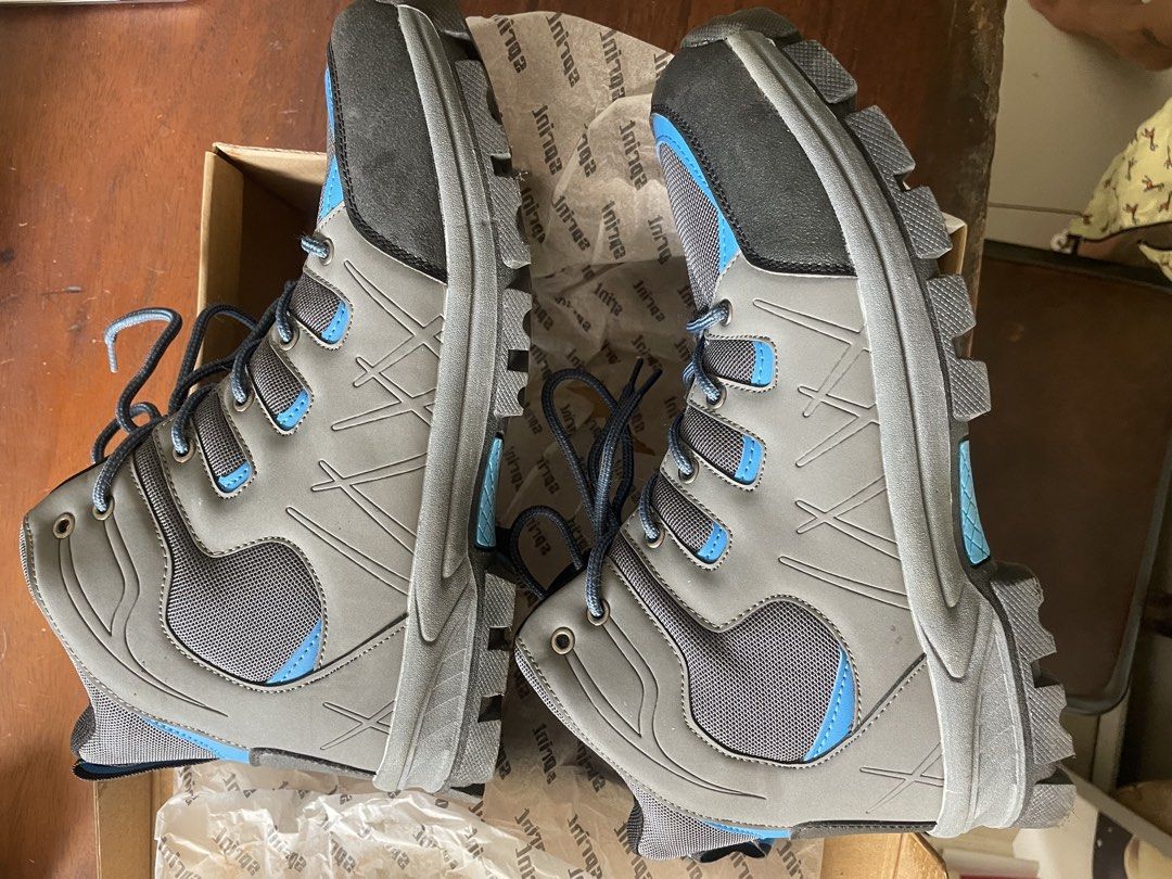 NEW 💯 Sprint STEED Boots (Category: Boots) located in Quezon City. Submitted by romsr (Listing ID 1459138907, Image 2). Description: USED ONCE FOR PHOTOSHOOT - New and perfect condition - Ankle boots .