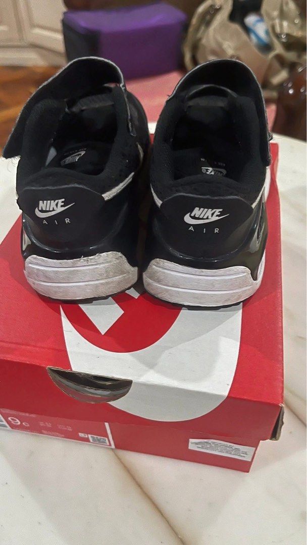 Nike airmax 9c fits 3–4 years old (Category: Babies & Kids Fashion) located in Quezon City. Submitted by shopnkeep (Listing ID 1459096322, Image 2). Description: Nike airmax 9c size Fits 3-4 years old on my son Authentic Good condition Mop: bpi gcash Shipping:c/o buyer loc qc.