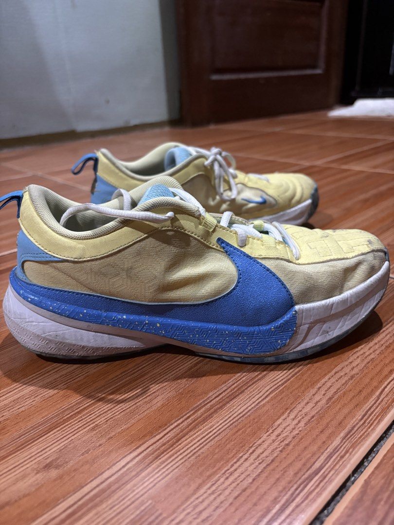 Nike Freak 5 Youth (Category: Babies & Kids Fashion) located in Paranaque City. Submitted by jsczz (Listing ID 1459205917, Image 2). Description: Authentic bought from nike Size 5.5Y (24 cm) Well used manage your expectations Needs deep cleaning.
