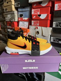 (Category: ) located in . Submitted by rr.sneakerstash (Listing ID 1459180996, Image 1). Description: .