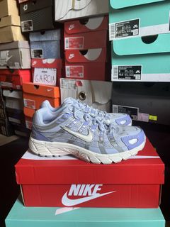 (Category: ) located in . Submitted by rr.sneakerstash (Listing ID 1459181073, Image 1). Description: .