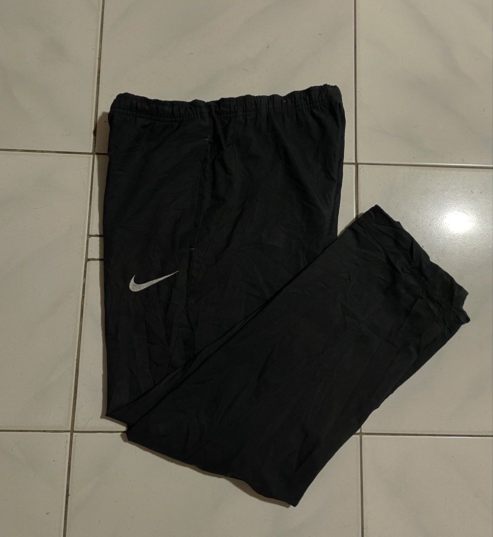 Nike Pants (Category: Joggers) located in Manila. Submitted by steven.alex (Listing ID 1459184060, Image 1). Description: Nike pants Small adult Width “17” length “38.5-39” No issue bukod sa walang tali palagyan nyo nalng o kayo maglagay Asnew condi 10/10 cr .