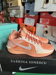 (Category: ) located in . Submitted by rr.sneakerstash (Listing ID 1459181444, Image 1). Description: .