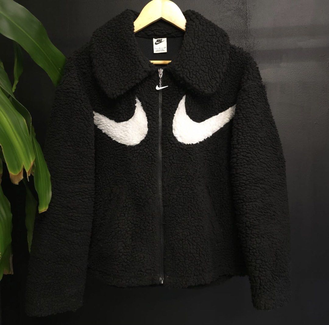 Nike sherpa harrington (Category: Coats, Jackets and Outerwear) located in Baguio. Submitted by rurusteph (Listing ID 1459132452, Image 2). Description: 22x24 Boxy type No issue.