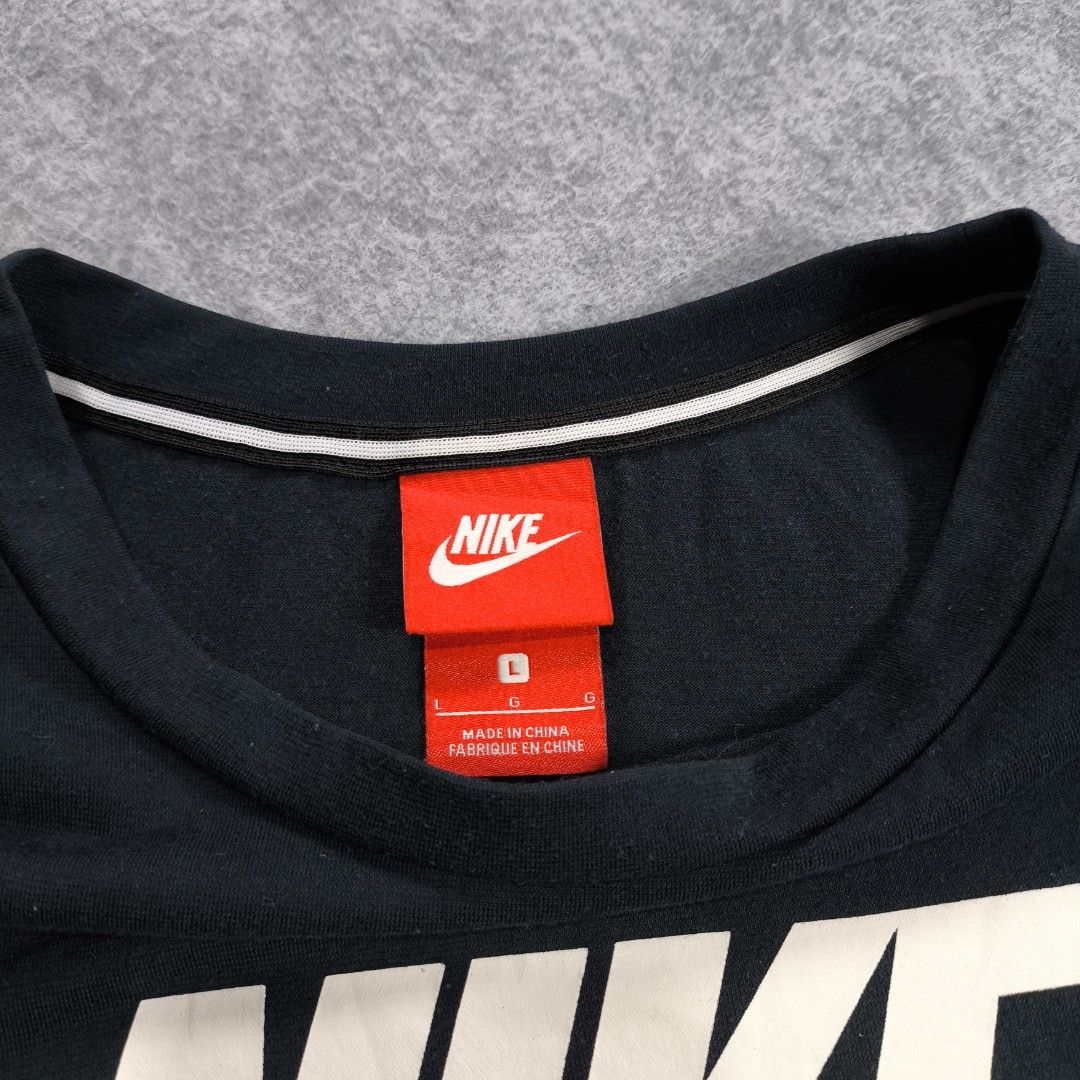 Nike Sportswear Shirt (Category: Baby Monitors) located in Manila. Submitted by shykes_26 (Listing ID 1459202229, Image 3). Description: Dimensions Width - 19.5 Length - 24 Size on tag - L Issues - None.