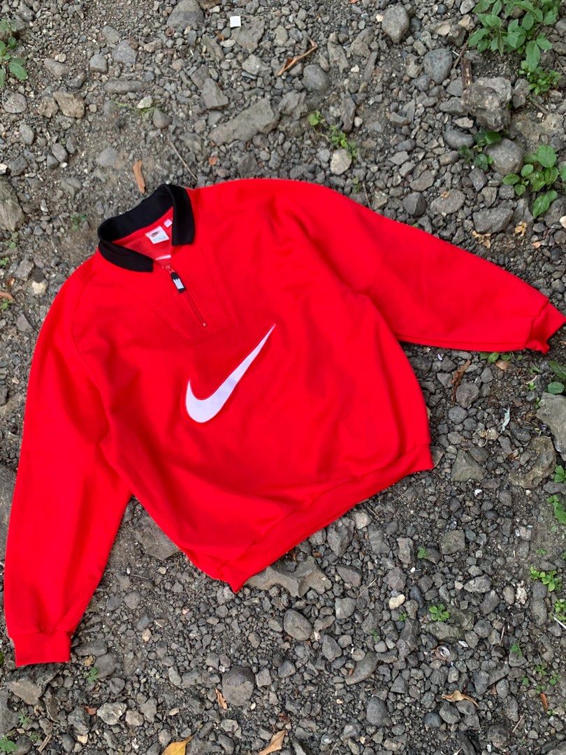 nike vntg 2000s y2k (Category: Coats, Jackets and Outerwear) located in Butuan. Submitted by rcycl (Listing ID 1459240881, Image 2). Description: nike y2k 23by29.