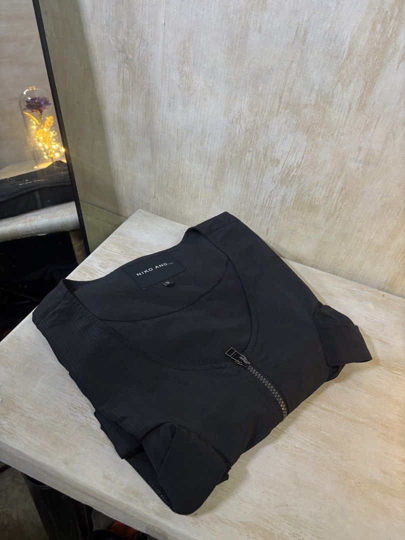 NIKO AND… BLACK ULITY VEST (Category: Vests) located in Cabuyao City. Submitted by pormanation-thrift-store (Listing ID 1459117797, Image 2). Description: NIKO AND… BLACK ULITY VEST Condition: LIKE NEW Color rate: 10/10 Size: 3 Dimes: 23”Wx26-28”L Issue: NONE❌ Price: 1500 .