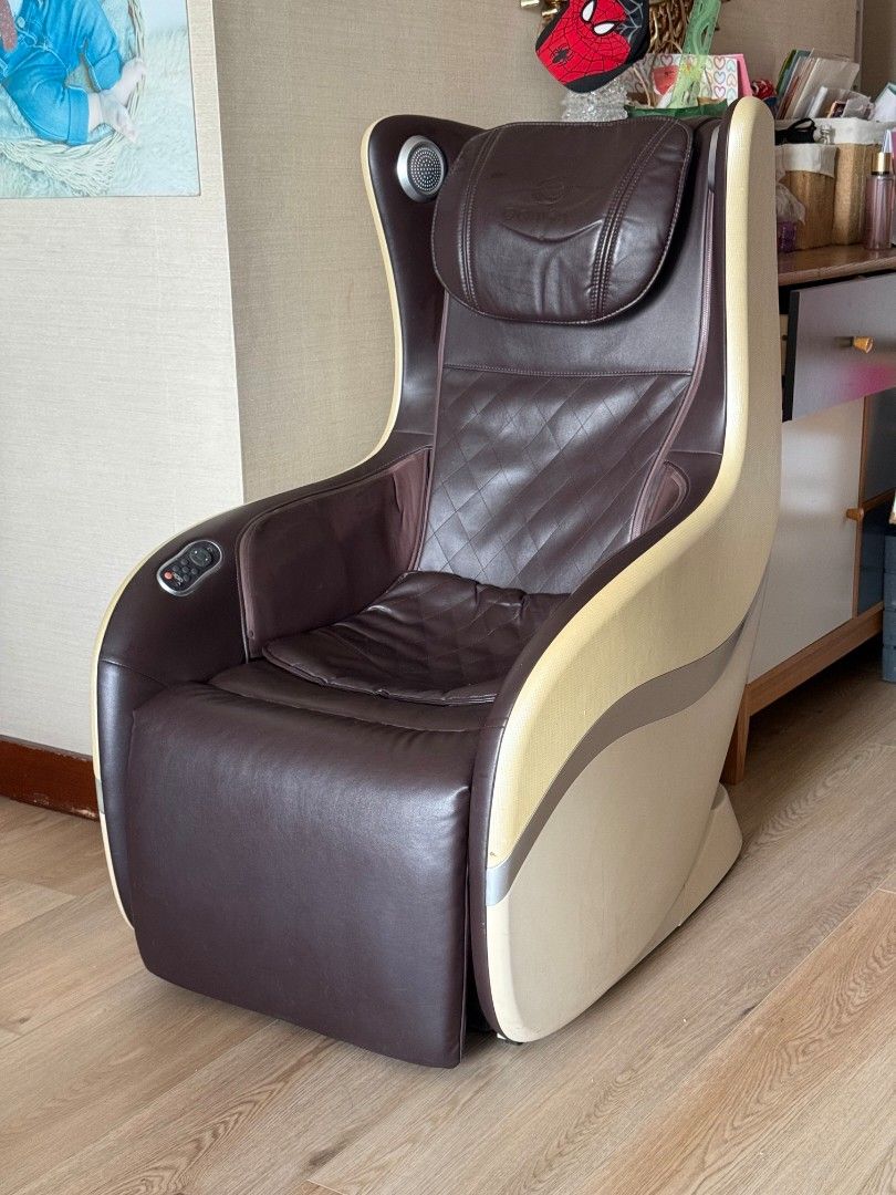 OGAWA mySofa Massage Chair (Category: Massage Devices) located in Mandaluyong City. Submitted by elainebertumen (Listing ID 1459217171, Image 3). Description: Original OGAWA MySofa Massage Chair Model: OS3118 Color: Brown & Cream ✅ Fully functional ✅ Full back & lower-body massage ✅ Extended L-track massage ✅ Reclining function ✅ Adjustable footrest ✅ Built-in speakers ✅ Multiple massage programs ✅ 15-minute auto shut-off ✅ Compact sofa-style des