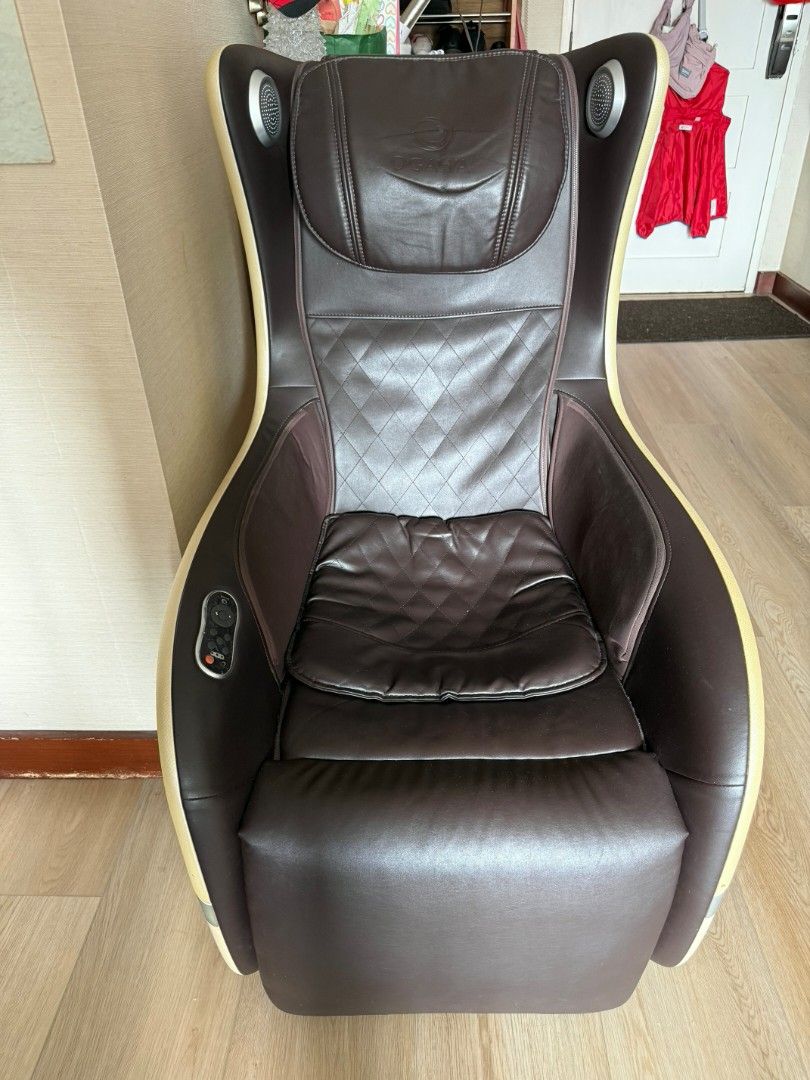 OGAWA mySofa Massage Chair (Category: Massage Devices) located in Mandaluyong City. Submitted by elainebertumen (Listing ID 1459217171, Image 2). Description: Original OGAWA MySofa Massage Chair Model: OS3118 Color: Brown & Cream ✅ Fully functional ✅ Full back & lower-body massage ✅ Extended L-track massage ✅ Reclining function ✅ Adjustable footrest ✅ Built-in speakers ✅ Multiple massage programs ✅ 15-minute auto shut-off ✅ Compact sofa-style des