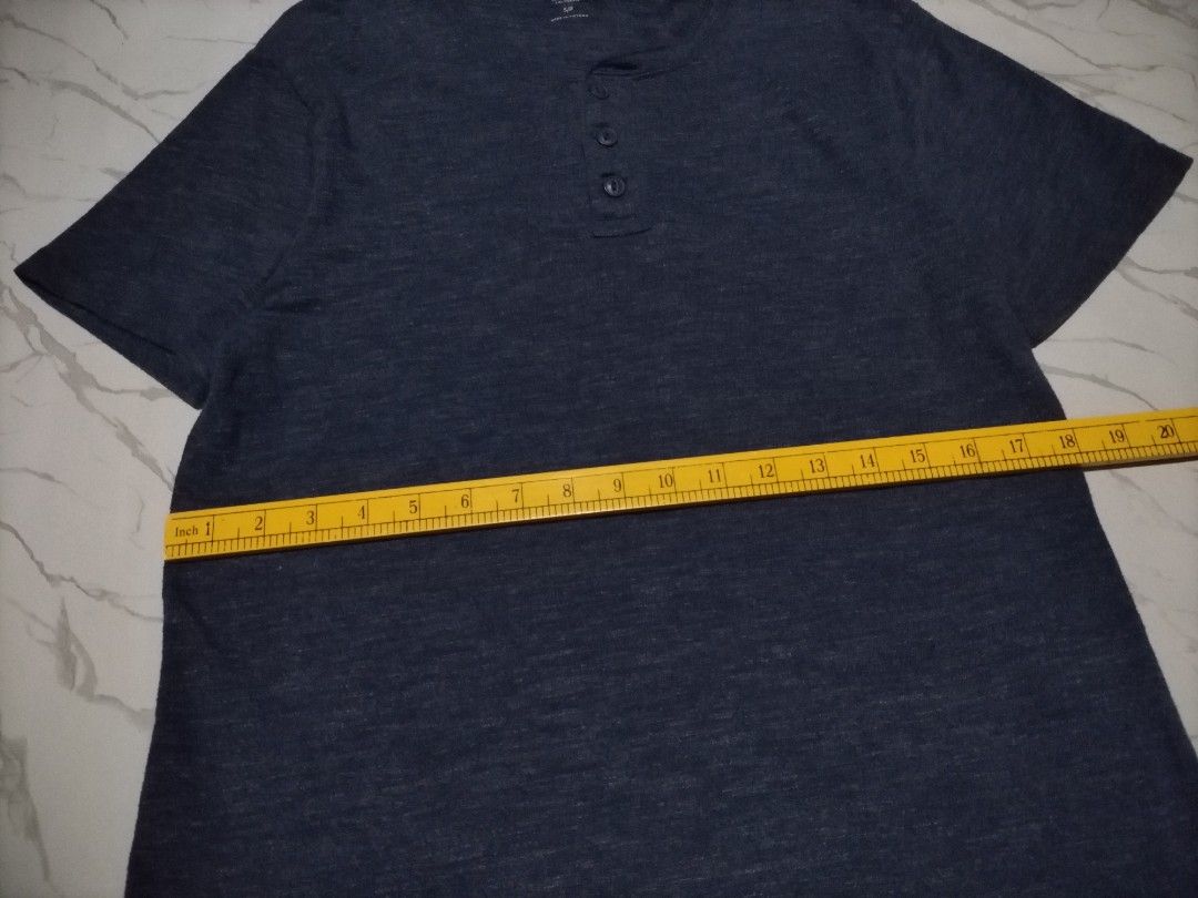 Old Navy Henley Short Sleeve Tee (Category: Tshirts & Polo Shirts ) located in San Mateo. Submitted by 3hourz (Listing ID 1459188819, Image 3). Description: Check pictures for measurements Color Rate: 9/10 Minor Flaws (Loose Threads and Fluff).