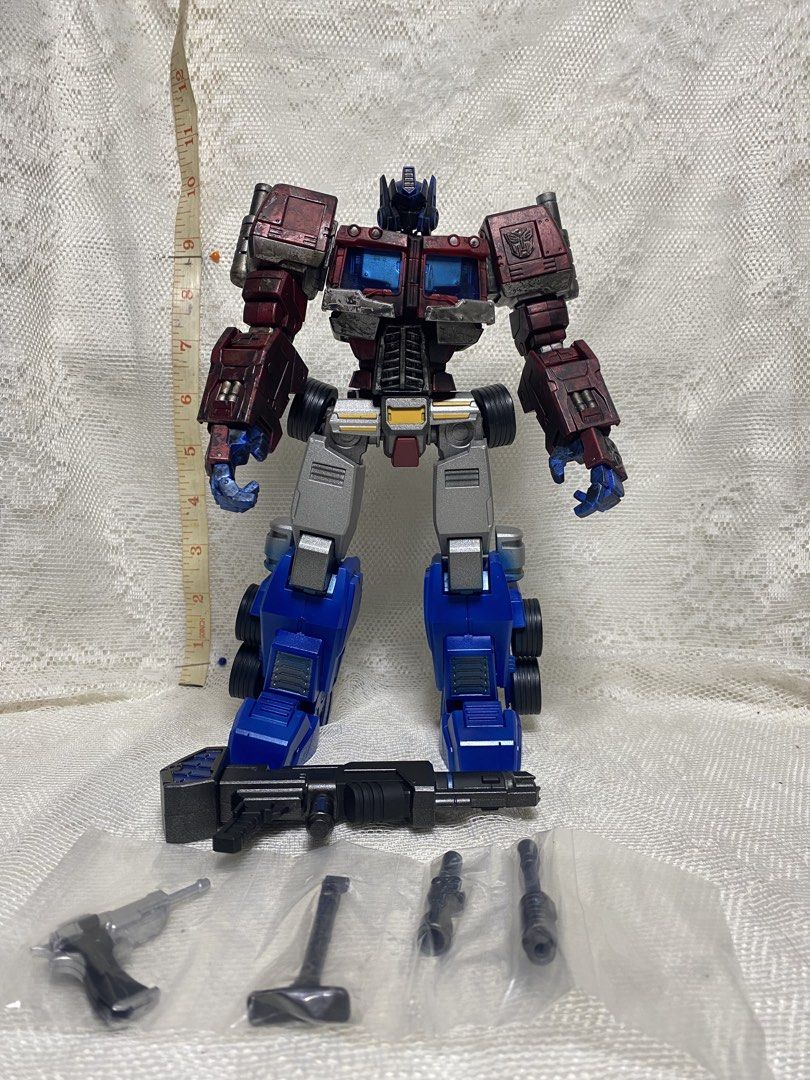 Optimus Prime (Category: Figurines & Statues) located in Angeles City. Submitted by noagrace (Listing ID 1459236002, Image 2). Description: Optimus Prime Pre-Order Edition action figure OritoySeries: Hero of Steel (No. 01) EditionDetails: Non-transforming, highly articulated die-cast and ABS action figure standing roughly 23 cm (9 inches) tall. Complete with box P4,500.