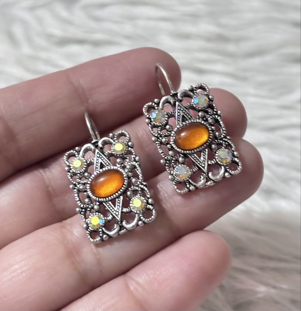 Ornate, Rectangular Silver-tone Earrings (Category: Earrings) located in Paranaque City. Submitted by dalle_closet (Listing ID 1459122108, Image 3). Description: ang nice nito.