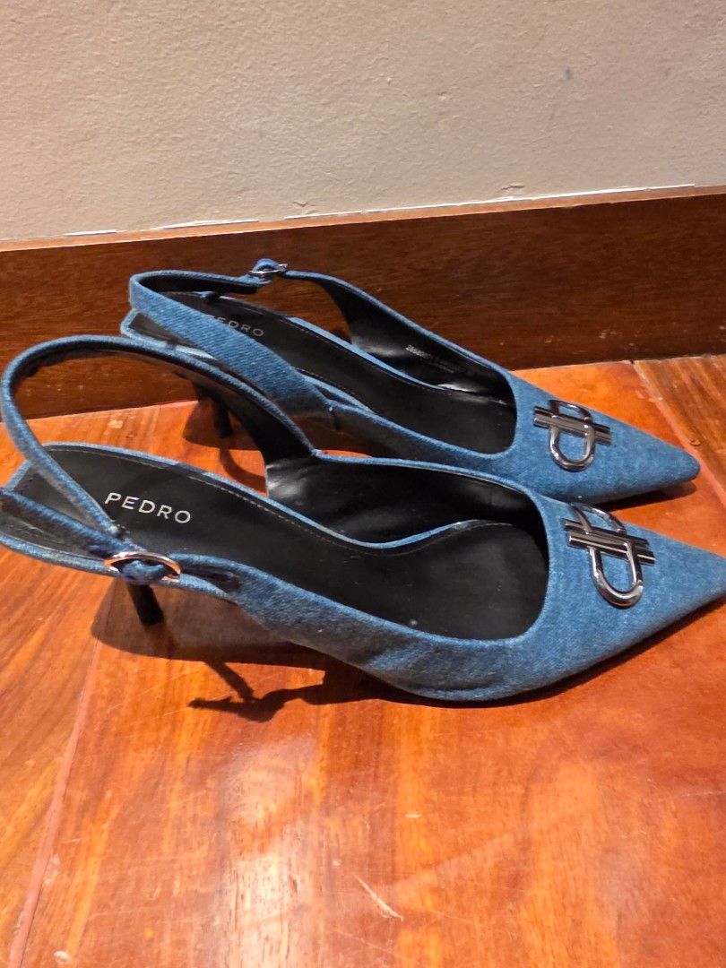 Pedro Denim Shoes (Category: Heels) located in Pasig City. Submitted by vthing (Listing ID 1459143784, Image 2). Description: heavily used kitten heels 1.5inches.
