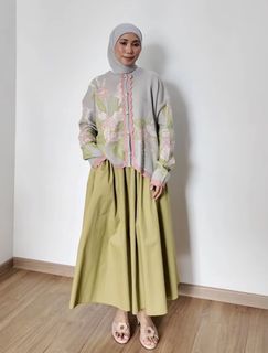 (Category: ) located in . Submitted by mywardrobe2u (Listing ID 1459109386, Image 1). Description: .