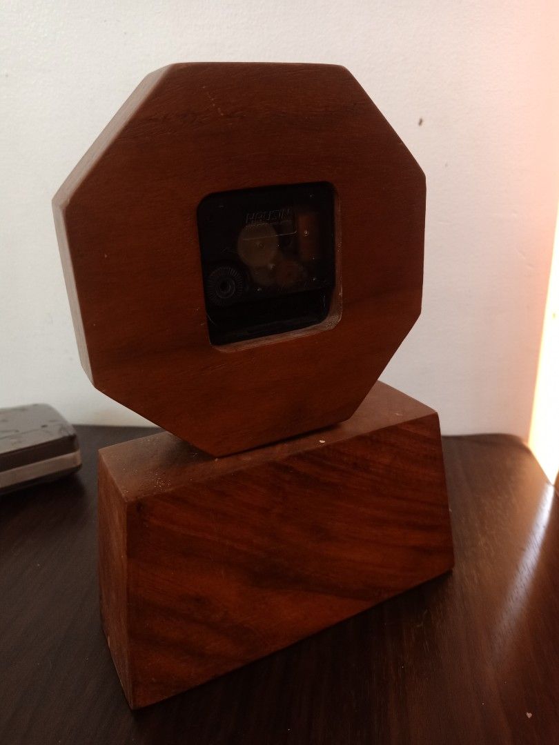 Philips wood clock (Category: Clocks) located in Las Pinas. Submitted by the_recycle_shop (Listing ID 1459122590, Image 3). Description: Vintage good condition.