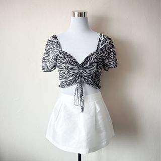(Category: ) located in . Submitted by rosywardrobe (Listing ID 1459252548, Image 1). Description: .