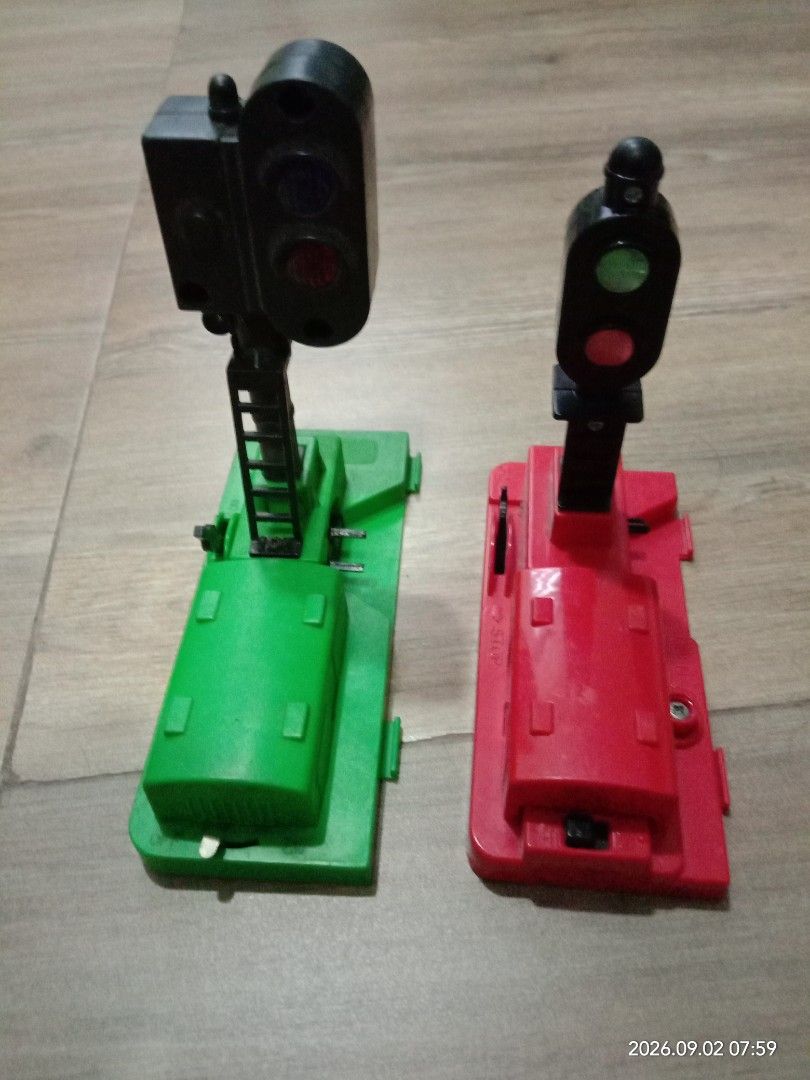 Plarail tomy train sold as set (Category: Vehicle & Diecast Models) located in Malolos. Submitted by tala_cruz (Listing ID 1459091020, Image 2). Description: tomy plarail with traffic train light Sold as set 800 all working Dm for video and details.