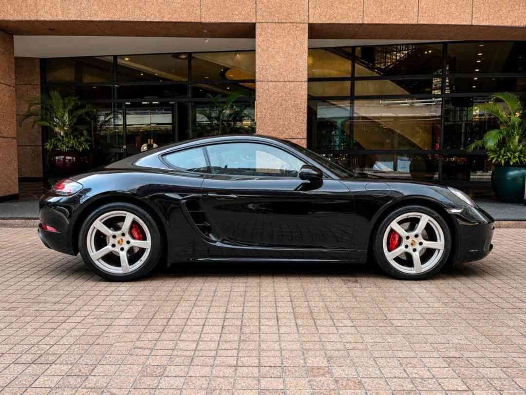Porsche 718 Cayman PDK 2.0 (A) (Category: Used Cars) located in Singapore. Submitted by sgcarchoicewc (Listing ID 1459123079, Image 3). Description: Sales Contact: Casper Lim tel:90687290 .