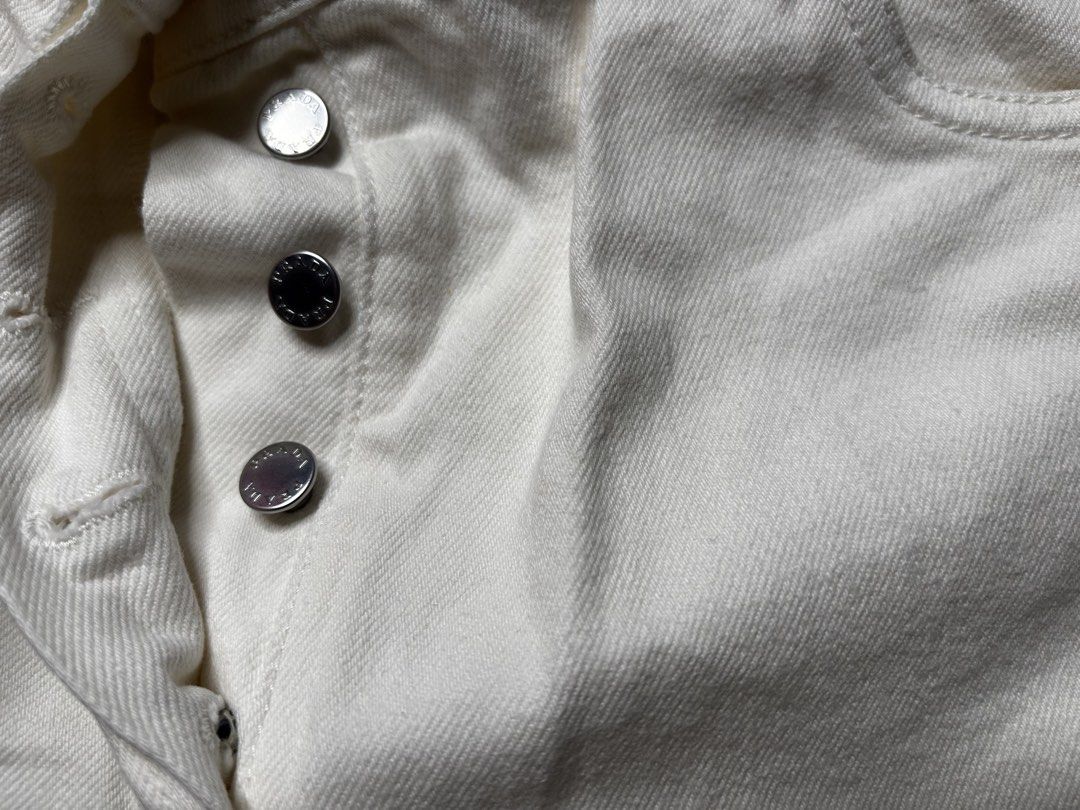 Prada White Denim Jeans (Category: Luxury Apparel) located in Valenzuela. Submitted by telagram (Listing ID 1459197922, Image 3). Description: Has stain Ask for the pics.