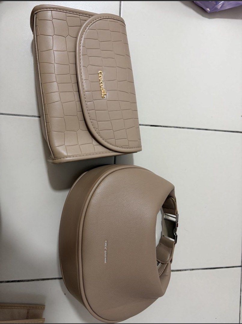 Read Description !!! (Category: Cross-body Bags) located in Kuala Lumpur. Submitted by ba3syaaa (Listing ID 1459170504, Image 1). Description: Handbag Crossbody Dr Cardin & Crocodile - each bag RM 55 include postage - never used - Meet up at Putrajaya Sentral / Alamanda.