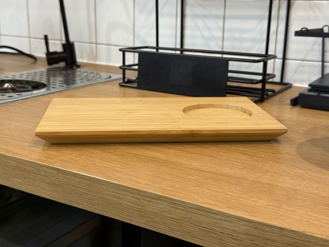 Rectangular serving tray snack & cup (Category: Coffee & Tea Tableware) located in Singapore. Submitted by jaaaywhyyy (Listing ID 1459092465, Image 2). Description: - Features a circular indentation - Ideal for placing drinks & snacks - Simple, natural design 2 different sizes. .
