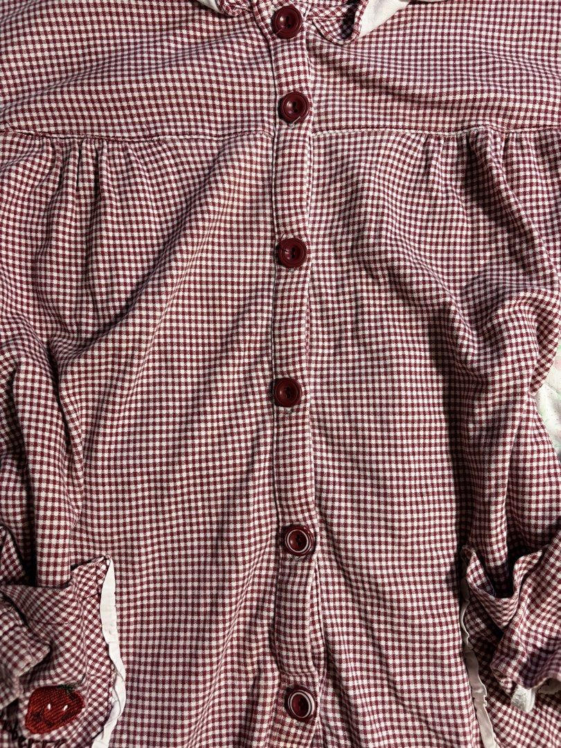Red Gingham Strawberry Top (Category: Longsleeves) located in Muntinlupa City. Submitted by herellas0504 (Listing ID 1459089618, Image 3). Description: Red Gingham Strawberry Top Mine: 150 xs-med no issue can be sleepwear.