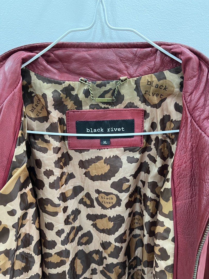 RED LEATHER JACKET (Category: Coats, Jackets and Outerwear) located in Angeles City. Submitted by thriftsij (Listing ID 1459251275, Image 3). Description: - 2010s retro look - Burgundy genuine leather jacket by Black Rivet -Leopard print lining - Size XL - Quilted shoulder details - Shell: Genuine Leather .