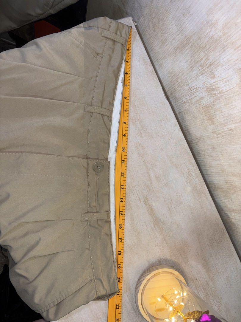 REEBOK GOLF SHORTS (Category: Shorts) located in Cabuyao City. Submitted by pormanation-thrift-store (Listing ID 1459102360, Image 2). Description: REEBOK GOLF SHORTS Condition: EXCELLENT Color rate: 9.5/10 Size: 42 Dimes: 42-44”Wx22.5”L Issue: NONE❌ Price: 550.