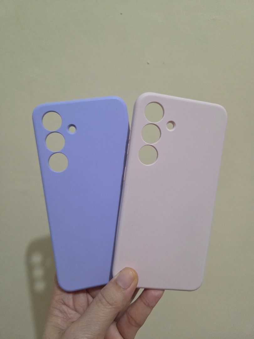 Ringke s25 case bundle (Category: Cases & Sleeves) located in Naguilian. Submitted by impulsive.buyer02 (Listing ID 1459122197, Image 1). Description: s25 case supports wireless charging.