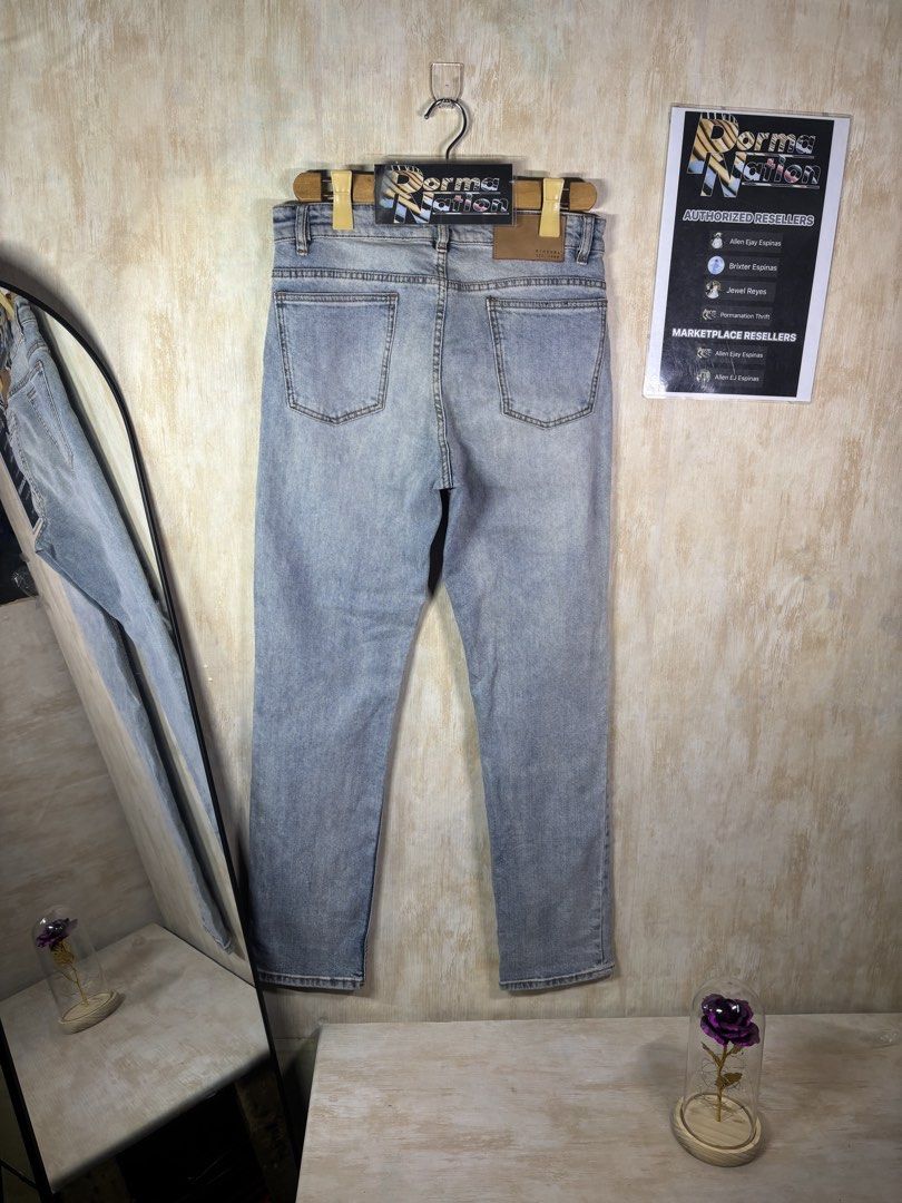 RIPCURL LIGHWASHED DENIM PANTS (Category: Jeans) located in Cabuyao City. Submitted by pormanation-thrift-store (Listing ID 1459091724, Image 1). Description: RIPCURL LIGHWASHED DENIM PANTS Condition: LIKE NEW Color rate: 10/10 (PWEDE SA MASELAN) Size: 32 Dimes: 32”Wx40.5”L Issue: NONE❌ Price: 1200.