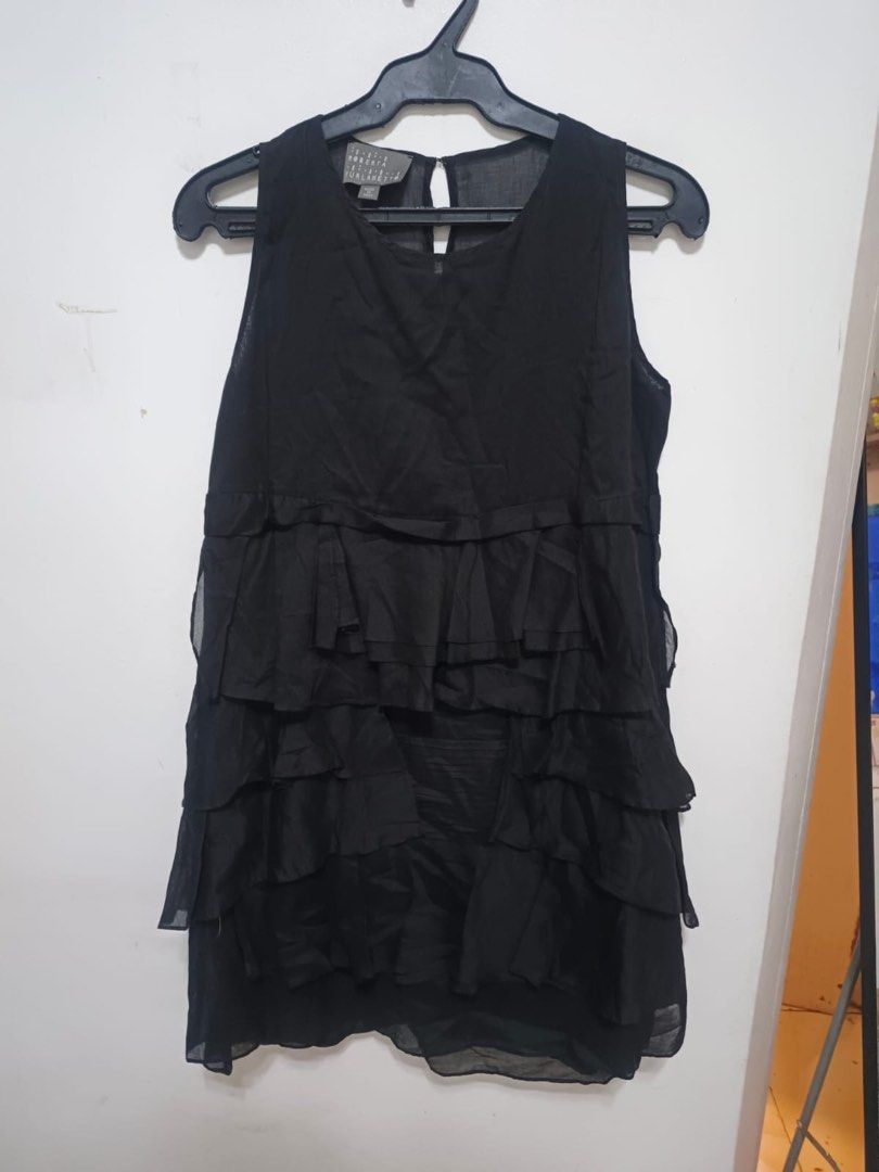 ROBERTA FURLANETTO (Category: Dresses) located in Dasmarinas. Submitted by jessputrages (Listing ID 1459252353, Image 1). Description: For sale Roberta Furlanetto Excellent condition No issue 800 plus shipping fee Pm for more details.