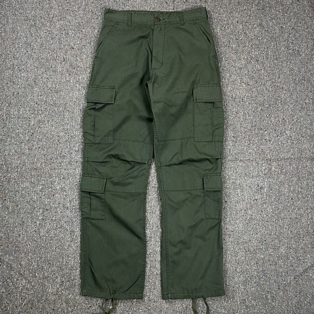 Rothco BDU Tactical Cargo Pants (Olive Green) (Category: Activewear) located in Zamboanga. Submitted by deconstrukt.fit (Listing ID 1459160353, Image 1). Description: Rothco BDU Tactical Cargo Pants (Olive Green) Classic 6-Pocket Layout Includes two deep front slash pockets, two button-down rear flap pockets, and two large pleated side cargo pockets with flap closures for secure storage. A timeless utilitarian piece perfect for rugged outdoor act