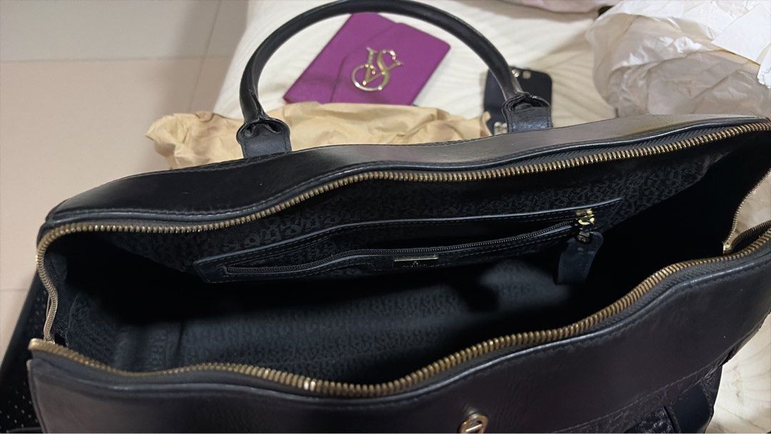 Sale precious items (Category: Luxury Bags & Wallets) located in Caloocan City. Submitted by wildstar.f2ca8a (Listing ID 1459205553, Image 2). Description: Rare piece genuine leather, classy and elegant.
