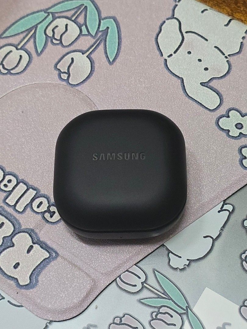 Samsung Galaxy Buds 2 Pro Charging Case & Earbuds (Category: Earphones) located in Manila. Submitted by engr.ela (Listing ID 1459272275, Image 1). Description: - No box - Black Samsung Galaxy Buds 2 Pro - Includes charging case and two earbuds - Comes with ear tips - Tuned by AKG for superior sound - Perfect for music and calls on the go - Good Sounds - Lightly used since I choose my former buds 2 - The type c is not worn up as I use magnetic cab