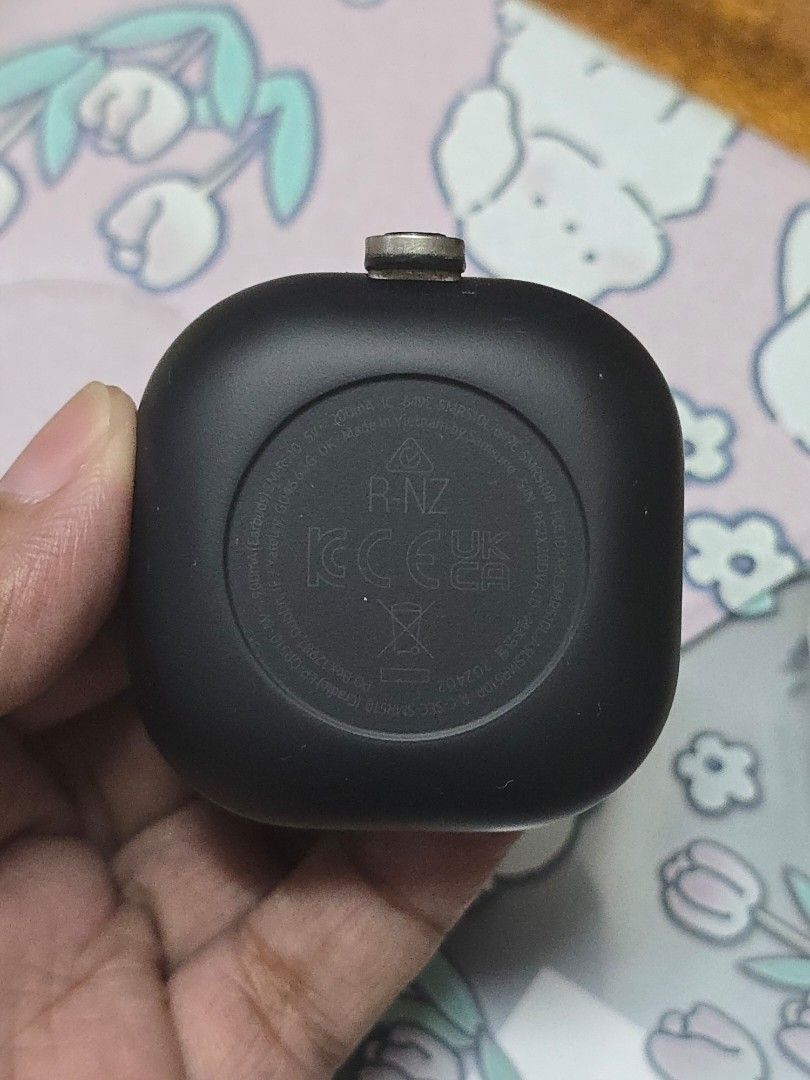 Samsung Galaxy Buds 2 Pro Charging Case & Earbuds (Category: Earphones) located in Manila. Submitted by engr.ela (Listing ID 1459272275, Image 2). Description: - No box - Black Samsung Galaxy Buds 2 Pro - Includes charging case and two earbuds - Comes with ear tips - Tuned by AKG for superior sound - Perfect for music and calls on the go - Good Sounds - Lightly used since I choose my former buds 2 - The type c is not worn up as I use magnetic cab